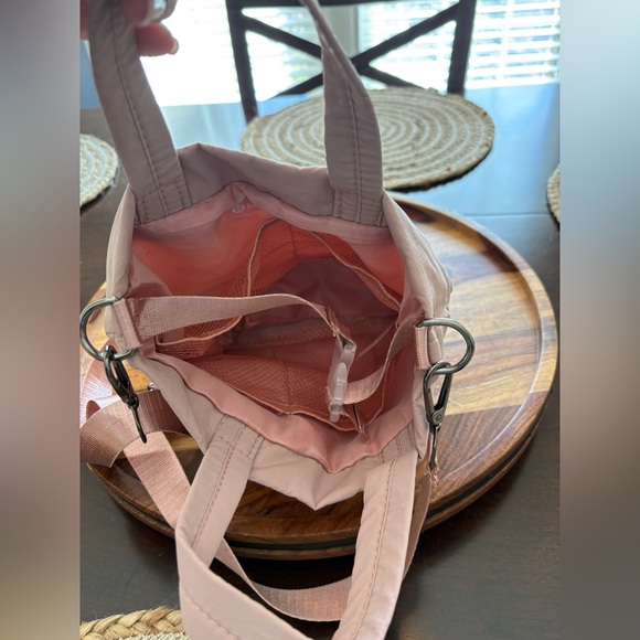 Lululemon Crossbody Handbag Never used, only stored - Picture 7 of 14